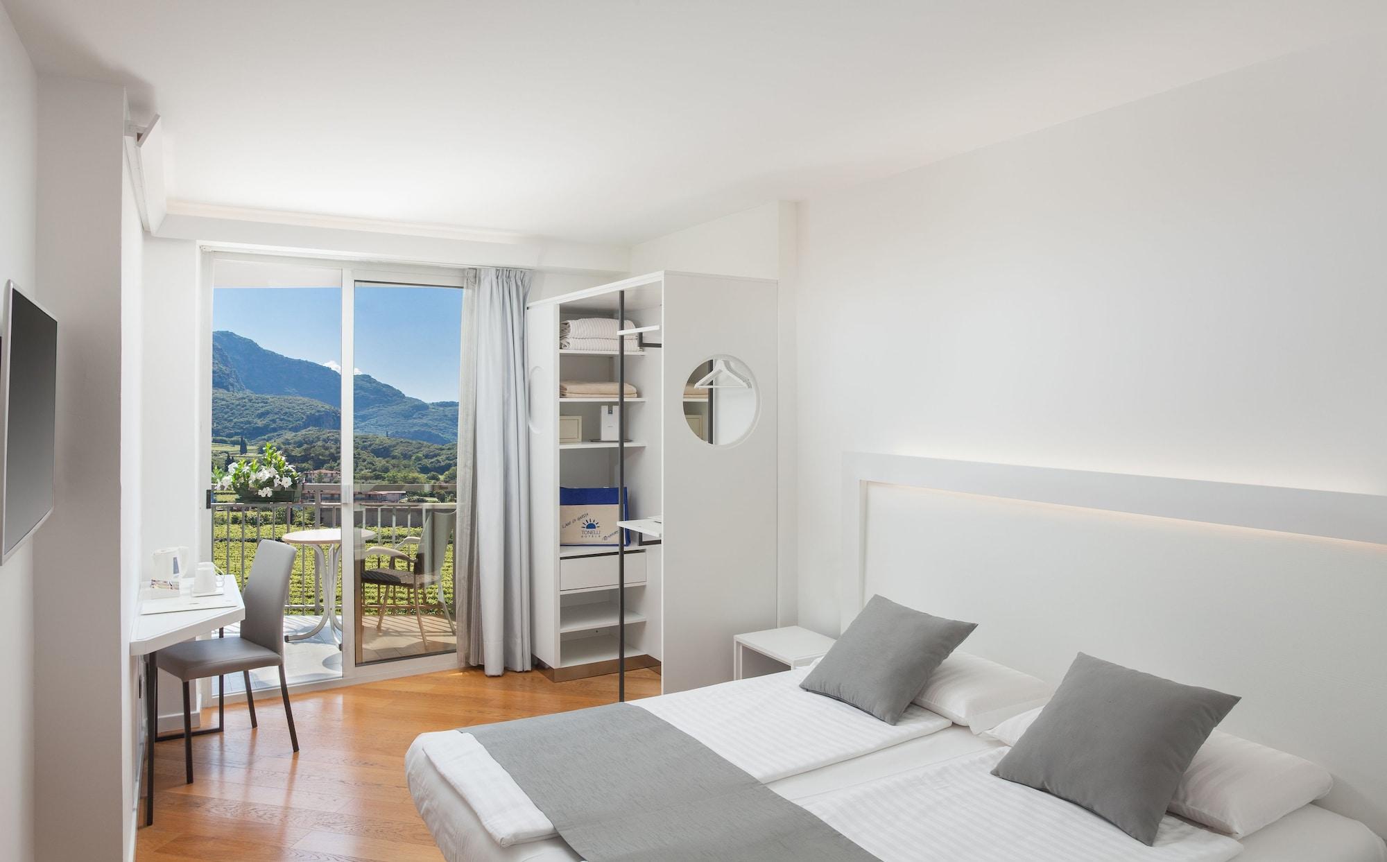 Hotel Continental - Tonelli Hotels Torbole Sul Garda Exteriér fotografie