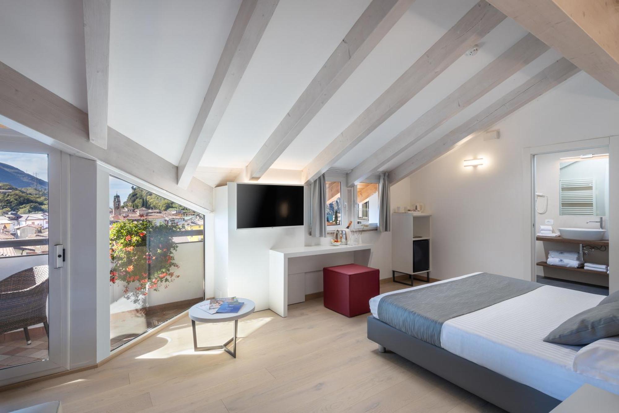 Hotel Continental - Tonelli Hotels Torbole Sul Garda Pokoj fotografie