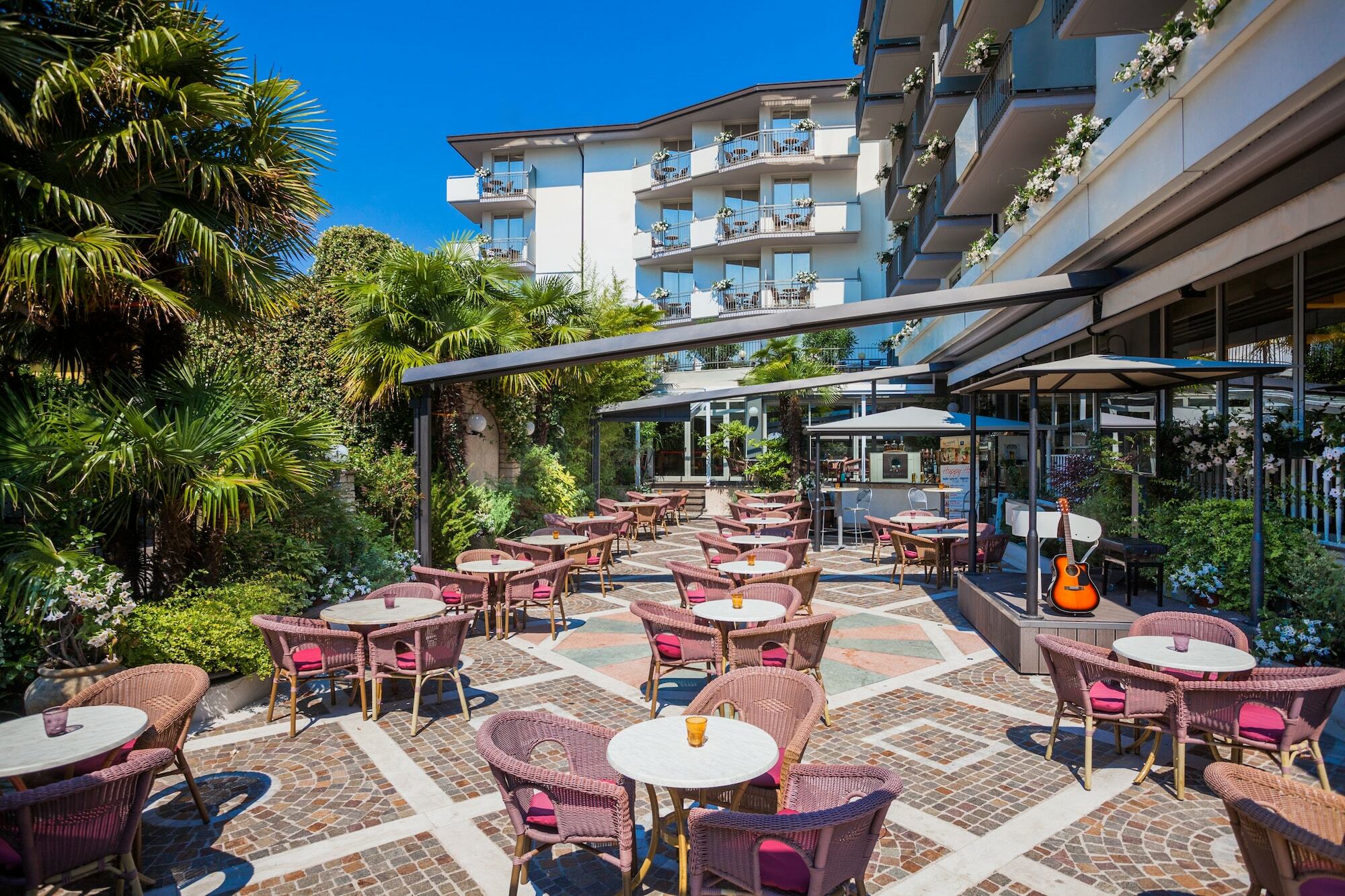 Hotel Continental - Tonelli Hotels Torbole Sul Garda Exteriér fotografie